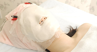 シミ治療「フォトブライト」 ビタミン導入 + ミネラルパック（アルジネート）